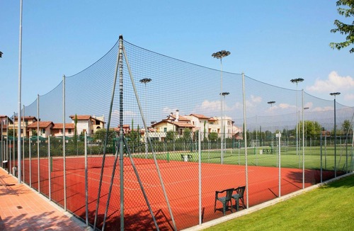 San Benedetto di Lugana Apartment | Cozy Garden Flat by Lake