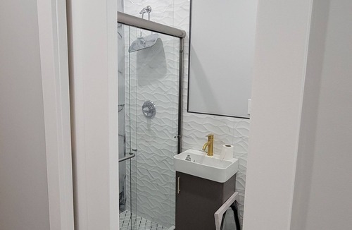 East New York House | Cozy Lodging on Logan St. nSuper Close to Transportation n