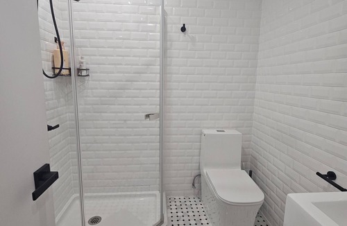 East Harlem Apartment | Cozy newly renovated 2BR/2BA Upper East Side Getaway