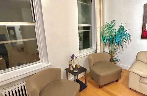 Bushwick Apartment | Cozy Private One-Bedroom Apartment Close to Williamsburg Brooklyn