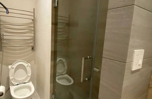 Sheepshead Bay Apartment | Cozy renovated room with its own bathroom Brooklyn