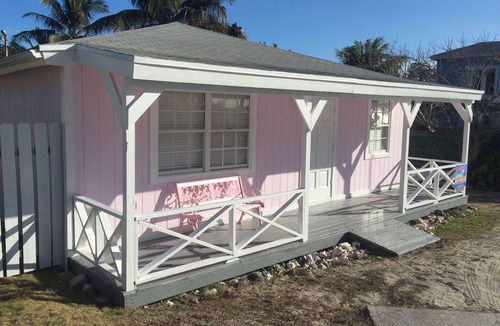 Alice Town House | COZY SEASIDE 2 BED/2 BATH COTTAGE IN ALICE TOWN, BIMINI, BAHAMAS