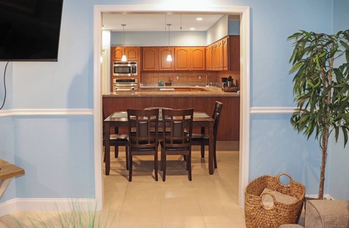 Downtown Apartment | Cozy secluded centrally located 2 bedroom in Freeport with a private pool