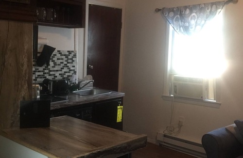 Queens Apartment | Cozy Studio Near Rockaway Beach Come enjoy the ocean as desired !