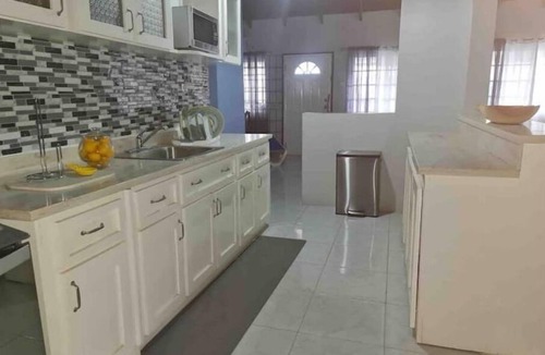 Eastwood Park Villa | Cozy Villa with Private Pool and Private Beach access included
