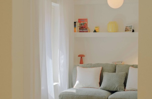 Sala Comacina Apartment | Cute studio in a tiny house right next to the lake