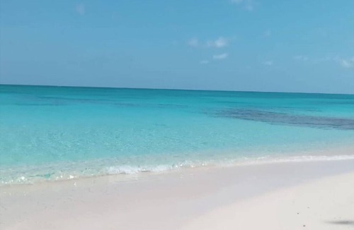 Tar Bay House | DEJA BLUE EXUMA, your 'HOME away from HOME' experience!