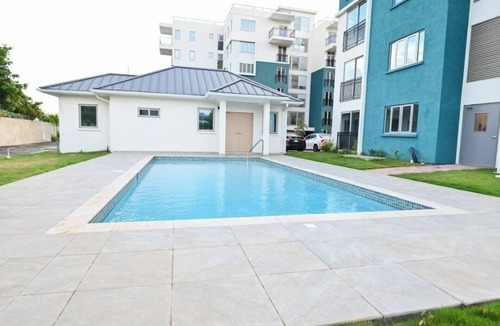 Kingston Apartment | Deluxe one Bedroom Apartment in Kingston. Close to the National Stadium, n