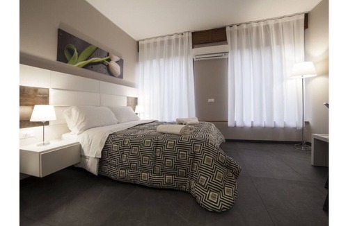 Verona City Centre Apartment | DELUXE ROOM - LIVING ARENA