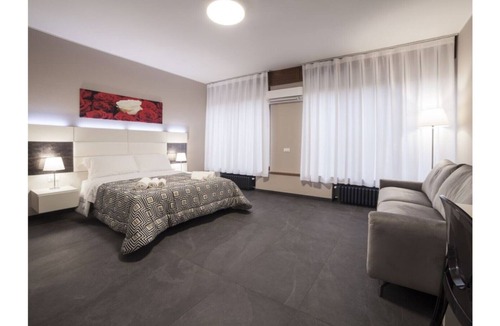 Verona City Centre Apartment | DELUXE ROOM - LIVING ARENA