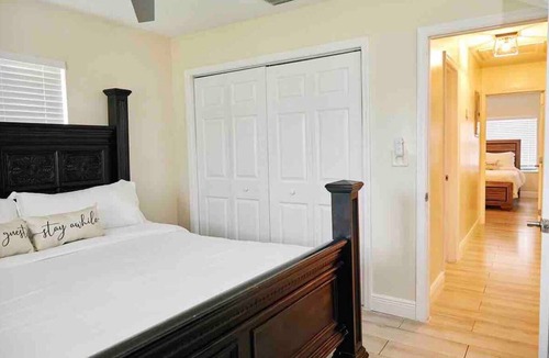 Bahama Reef House | Delva’s Place- Gated 2 Bedroom Pet Friendly