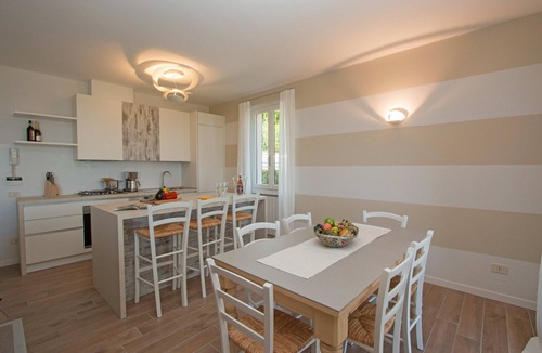 Soiano del Lago Ski Chalet | Detached house with stunning lake view and private garden