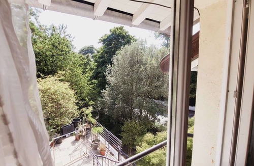 Le Plessis-Robinson Apartment | Discover our comfortable studio, nestled in a quiet neighborhood 20 minutes from Paris.