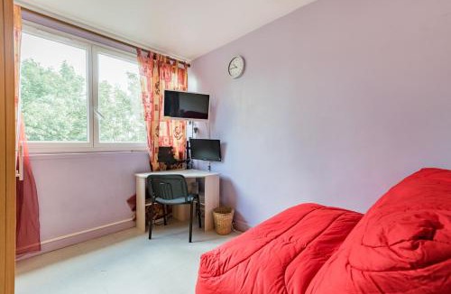 Petit-Ivry House | Double bedroom with share bathroom, in Paris area