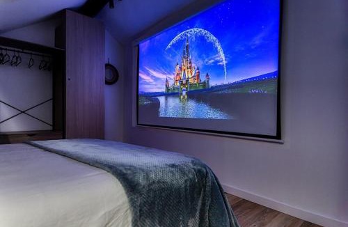 Montry Apartment | Dream Factory - Loft & Private Cinema 6P, 8 minutes from Disneyland
