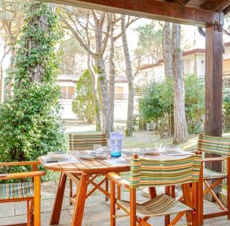 Lignano Riviera Apartment | Duna Romantica nella pineta con piscina e parcheggio