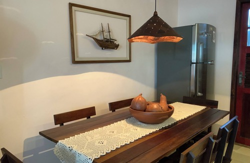 Pero Apartment | Duplex Pé na Areia e Vista pro Mar de Todos os Cômodos. Belíssima Praia do Peró