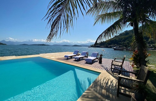 Ponta do Sape House | * EasyHost * PARADISE HOUSE WITH PRIVATE BEACH AND POOL