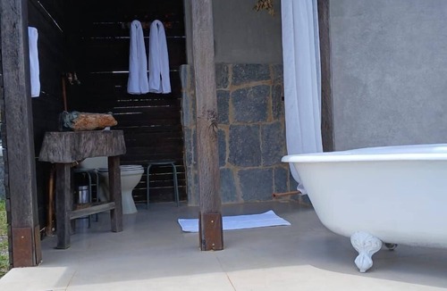 Sacra Familia do Tingua Apartment | Eco Lodging - 2 People Peace and Comfort
