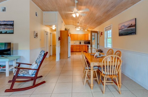 Hope Town House | Elbow Joint: Comfortable Island Escape in White Sound near Firefly Resort