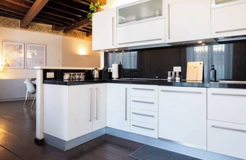 Citta Antica Apartment | Elegance & Design, 2 Double Bedrooms, Balcony