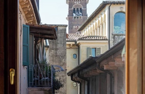 Citta Antica Apartment | Elegance & Design, 2 Double Bedrooms, Balcony