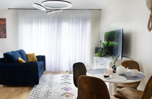 Fontenay-aux-Roses Apartment | Elegance w mobile Wi-Fi 7' to RER B Paris direct line Airports CDG and ORY