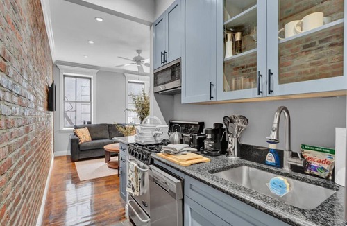 Gramercy Apartment | Elegant 3BR-2BA in Gramercy -Modern & Central