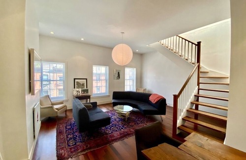 Boerum Hill Apartment | Elegant apartment on Brooklyn's bustling Smith Street.