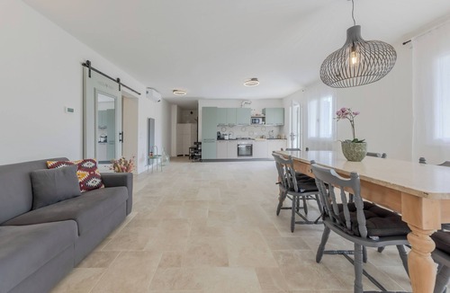 Teolo Apartment | Elegant Euganean Hills apartment with garden view