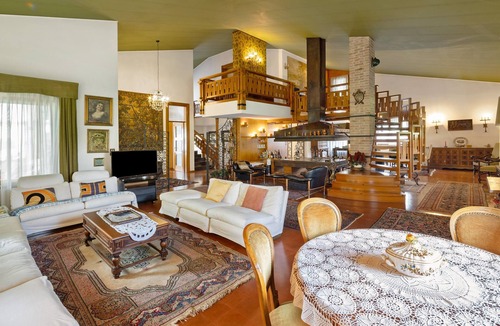 Latisana Villa | Elegant Villa with Private Park near Lignano and Bibione