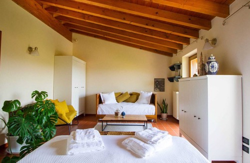 Gavardo Bed & Breakfast | Enchanted place for those who want to find themselves garden and animals allowed