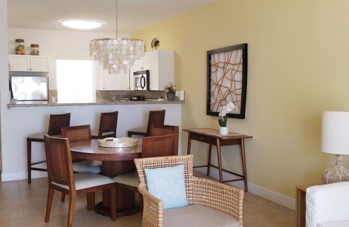 Alice Town Villa | "Endless Sunsets" Ocean View Villa 2 Bedroom/2 Bath