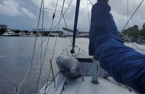 Stocking Island Boat Rental | Enjoy a trip to the Exumas in the Bahamas on a 30' Pearson Sailboat