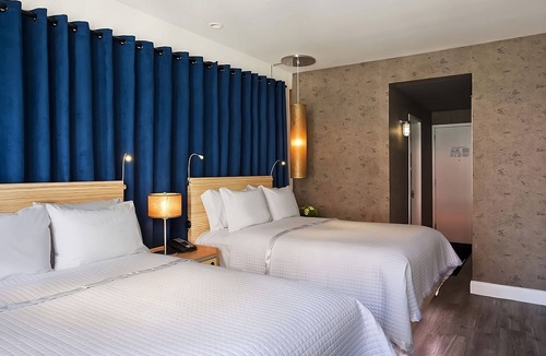 Central Park West House | Enjoy The City Life In The Heart Of NYC! Pet-friendly, Onsite Bar