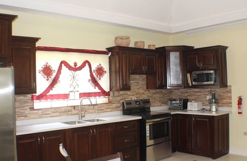Saint Margarets Bay Apartment | Entire Luxury Apartment with contemporary decor