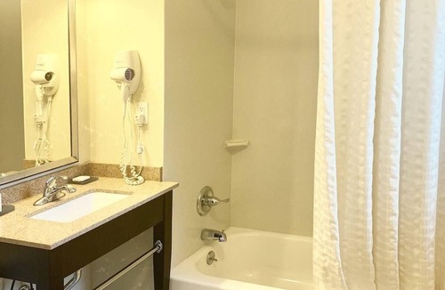 Koreatown Hotel | Excellent Part of NY to Stay! 4 Elegant Units, Onsite Dining, Pet-friendly!