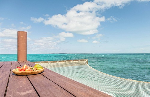 Eastern Road House | Exclusive Ocean Villa in Nassau