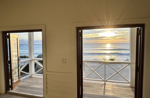 Hope Town House | Exquisite 8 bedroom Ocean Front Luxury Villa with Pool