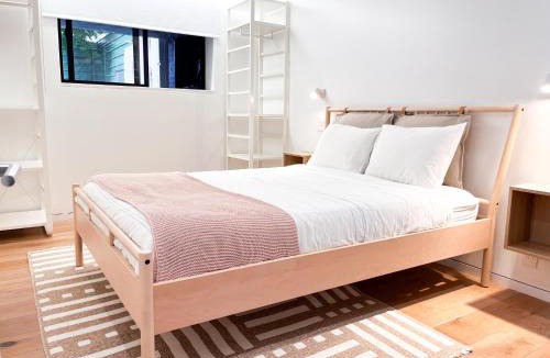 East Flatbush Apartment | Exquisite and Modern Stay in Brooklyn at Rem-Casa