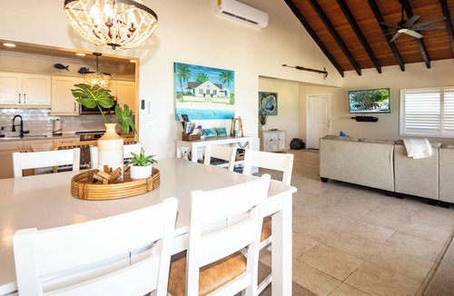 George Town House | EXQUISITE BEACHFRONT HOME