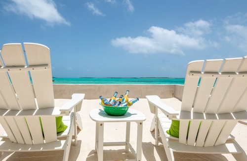 George Town House | EXQUISITE BEACHFRONT HOME