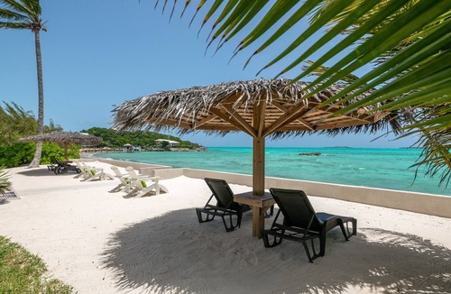 George Town House | EXQUISITE BEACHFRONT HOME