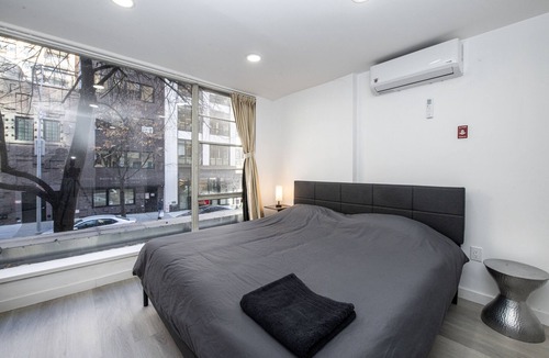 Turtle Bay Apartment | Exquisite Midtown Oasis: 4-Bedroom Luxury Duplex with Panoramic Views
