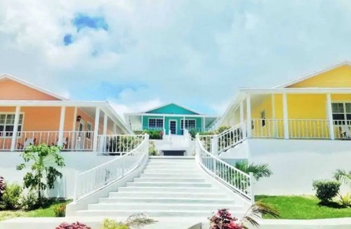 Rolleville House | Exuma Point Villas -Swimming Pigs Resort- Green Lignam Vitae