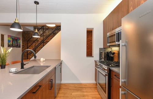 Ukrainian Village Apartment | Fabulous 5-bedroom Townhouse with Patio Terrace in vibrant New York
