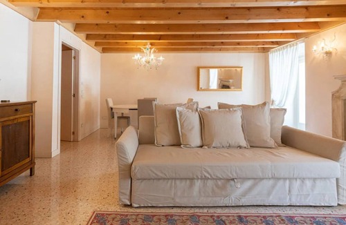 Citta Antica Apartment | Fabulous residence overlooking Piazza Erbe