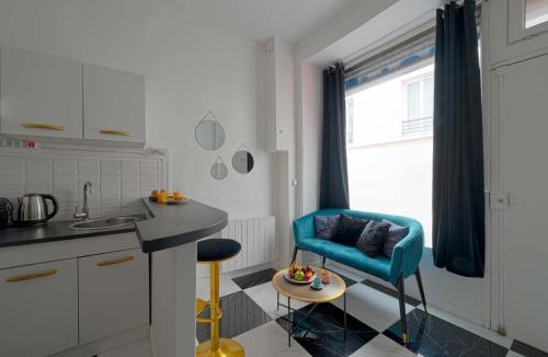 Quartier de Rochechouart Apartment | Fabulous two floor apartment in 9th