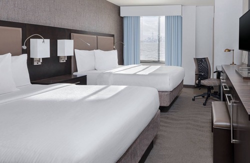 Travis - Chelsea Hotel | Fairfield Inn & Suites by Marriott New York Staten Island