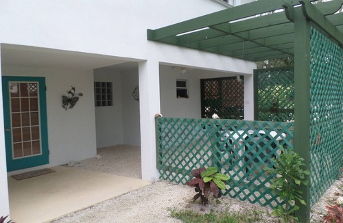 Great Exuma Apartment | FAMILY BEACHFRONT 1 bed 2 bath APT DIRECTLY on HOOPERS BAY